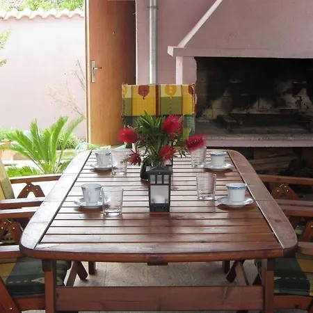 Guest house Mara Malinska