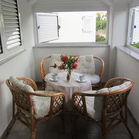 Guest house Mara