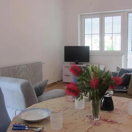 Guest house Mara Malinska