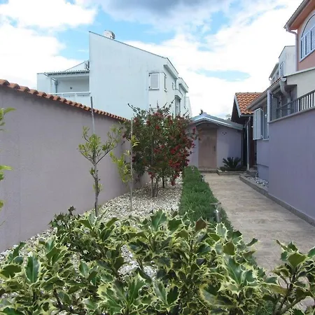 Guest house Mara